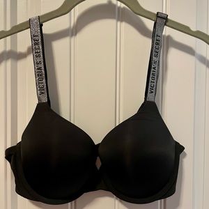 Victoria Secret T shirt push up full coverage bra (34C)